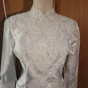 Gunne Sax Style Silver Gray Victorian Lace and Brocade Wedding Dress Sparkles